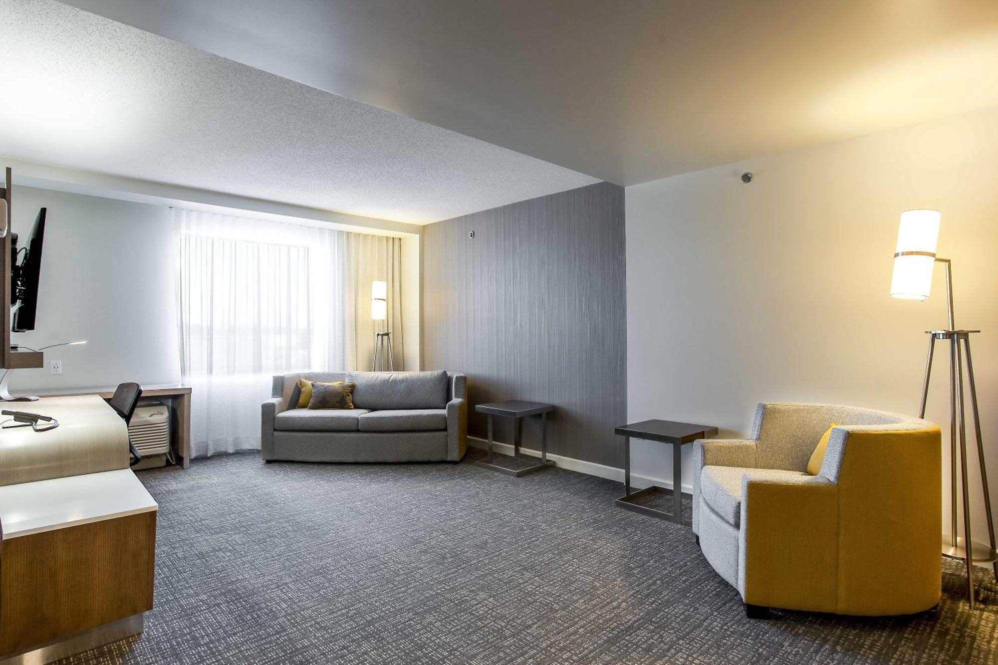 Courtyard By Marriott Montreal West Island/Baie D'Urfe Hotel Exterior foto