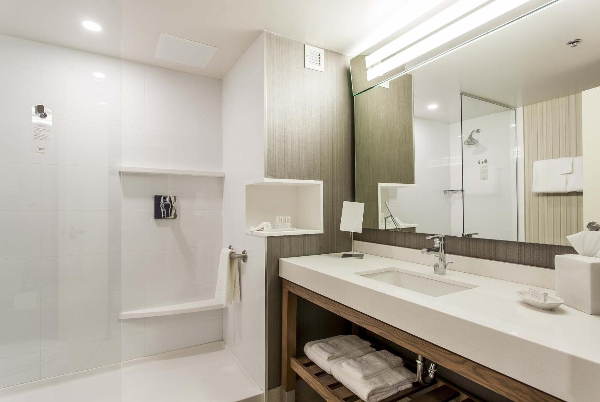 Courtyard By Marriott Montreal West Island/Baie D'Urfe Hotel Exterior foto