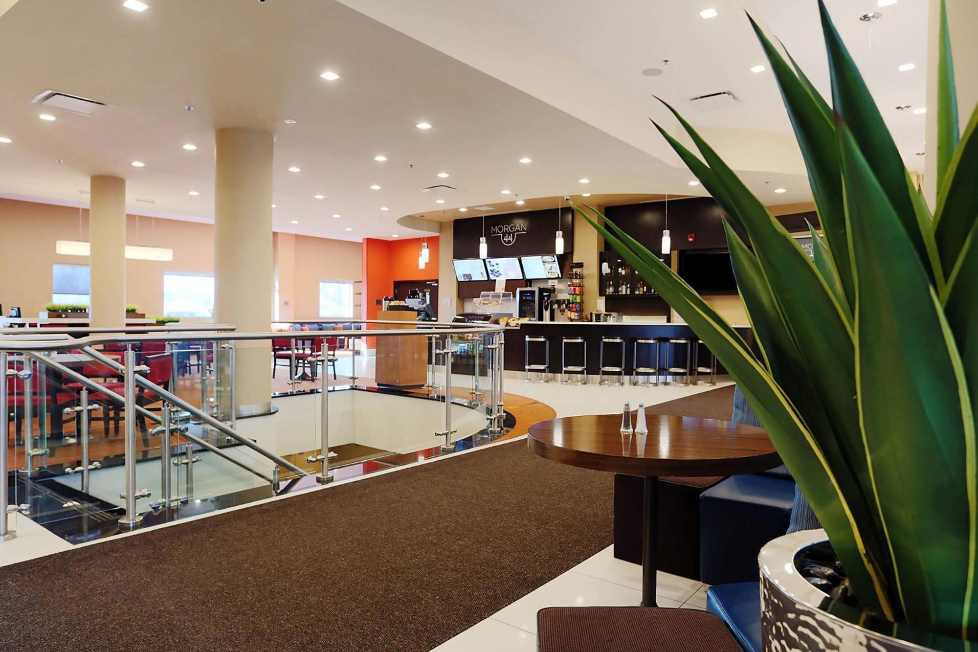 Courtyard By Marriott Montreal West Island/Baie D'Urfe Hotel Exterior foto