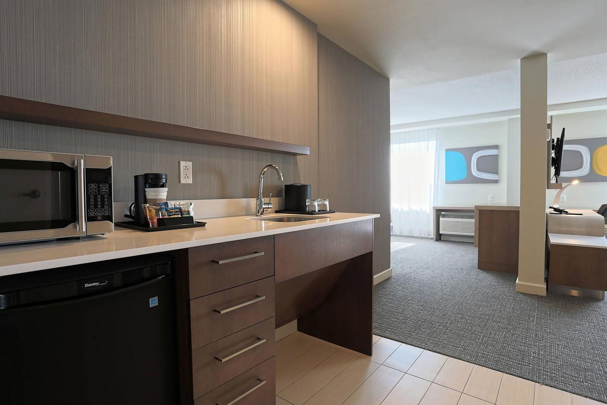 Courtyard By Marriott Montreal West Island/Baie D'Urfe Hotel Exterior foto