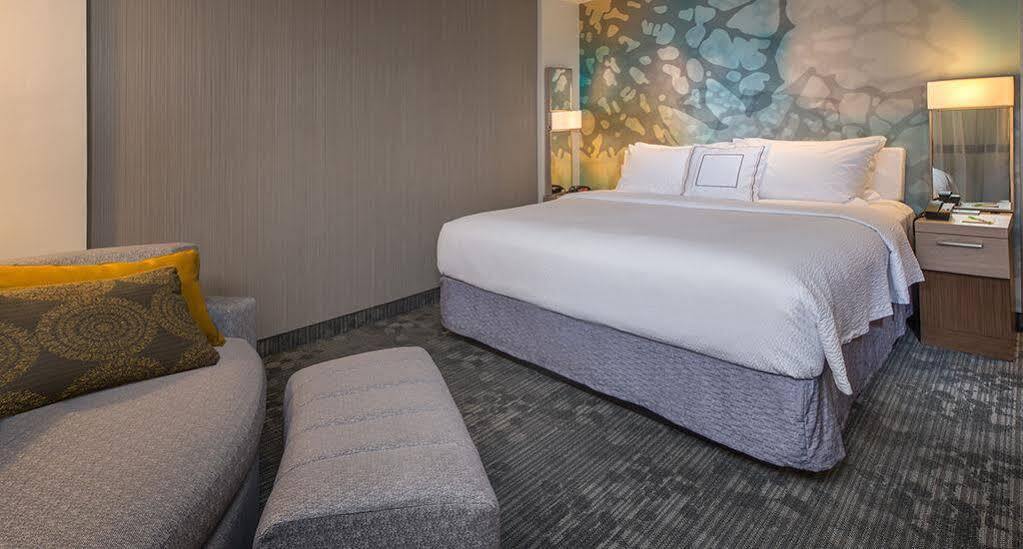 Courtyard By Marriott Montreal West Island/Baie D'Urfe Hotel Exterior foto